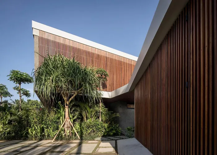 The Riverhouse Villa *